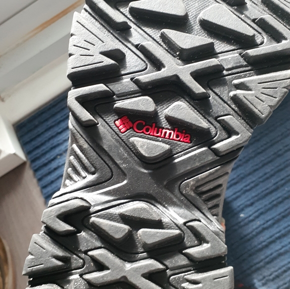 These Columbia Bugaboot 111 Winter Boots - Picture 4 of 5